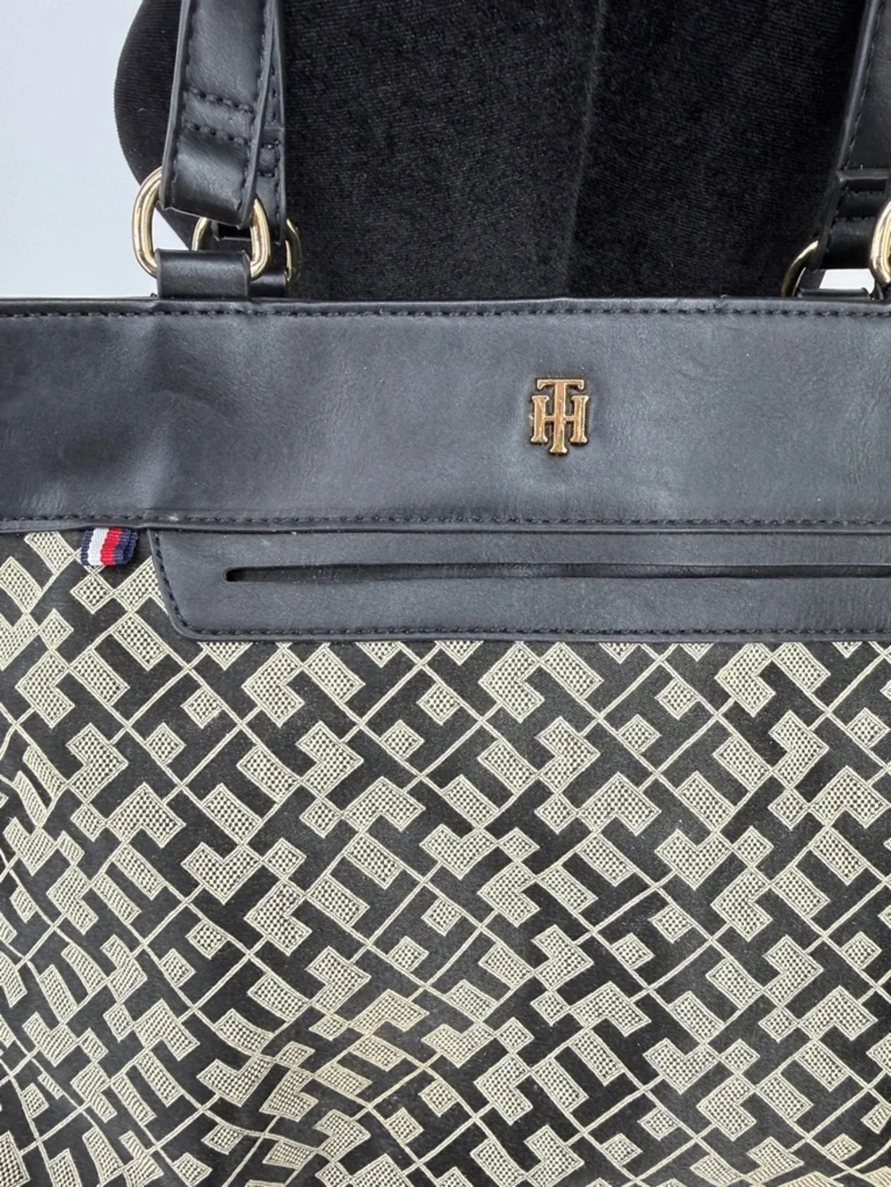 Tommy Hilfiger monogrammed Patterned shoulder bag